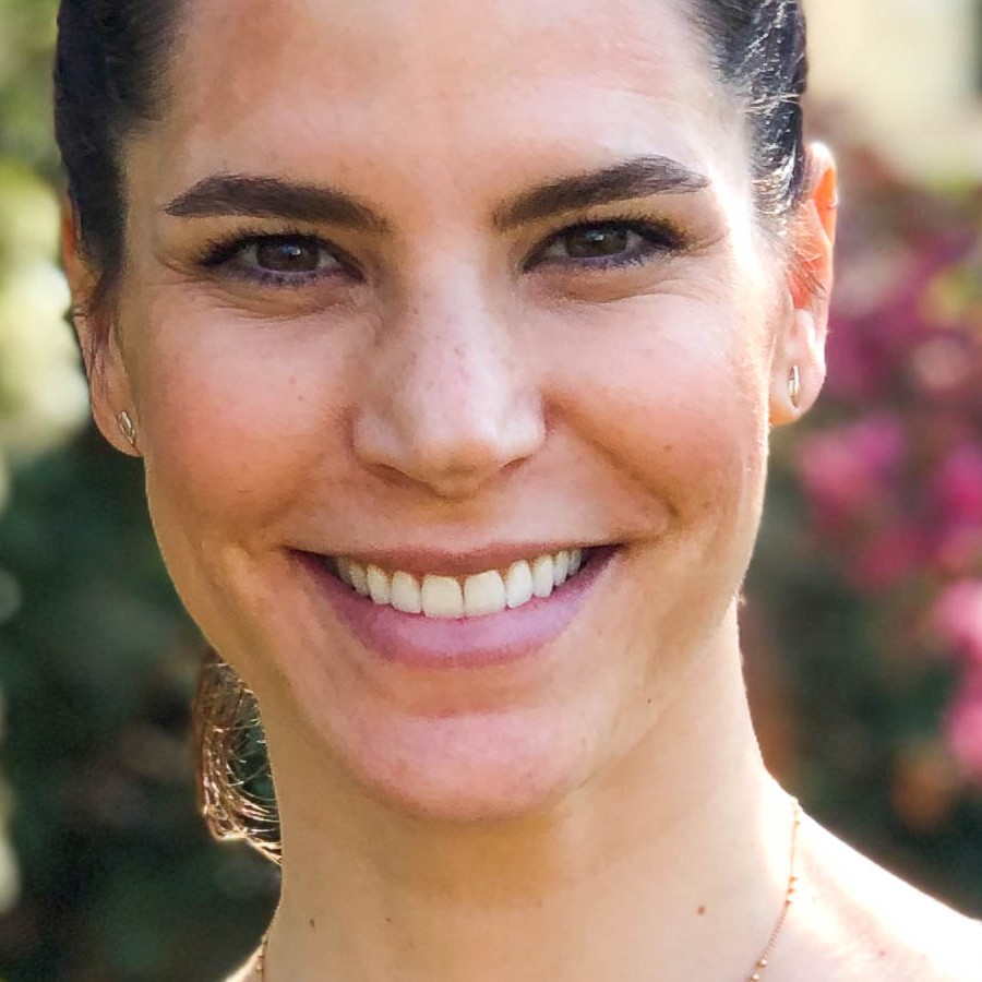 Zahnarzt in Königs Wusterhausen - Ästhetische-Zahnmedizin-Frau-Lächeln